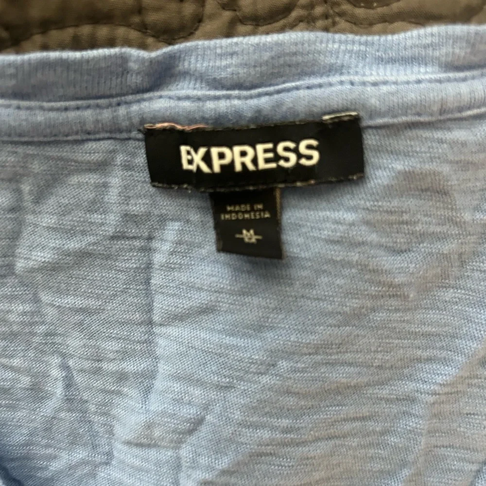 Express Tshirt bundle of 5 - Picture 5 of 11
